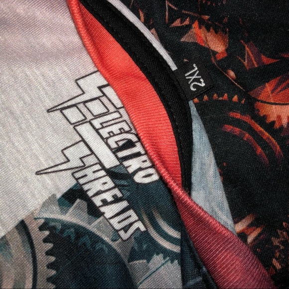 Graphic tee - Picture 2 of 2